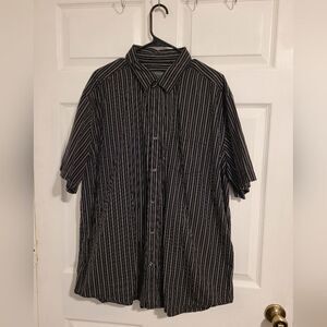 Old Navy men's button up shirt Short sleeve